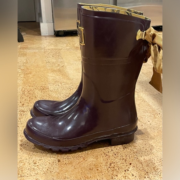 Joules Evedon Womens Short Rain Boots Gloss Burgundy  w/ Yellow Ribbon 7 US - Picture 16 of 16